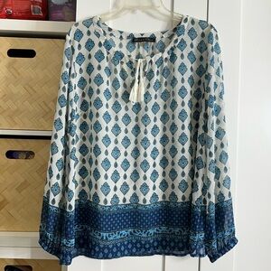 Rose & Olive Blue and White Patterned Women's Top XL